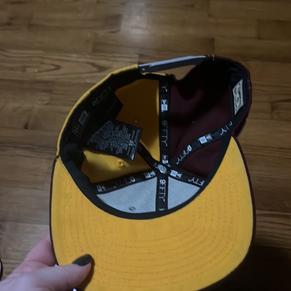 Cleveland Cavs Cavaliers Hat Maroon Yellow Gray Snapback 9Fifty New Era hat cap - Picture 8 of 11